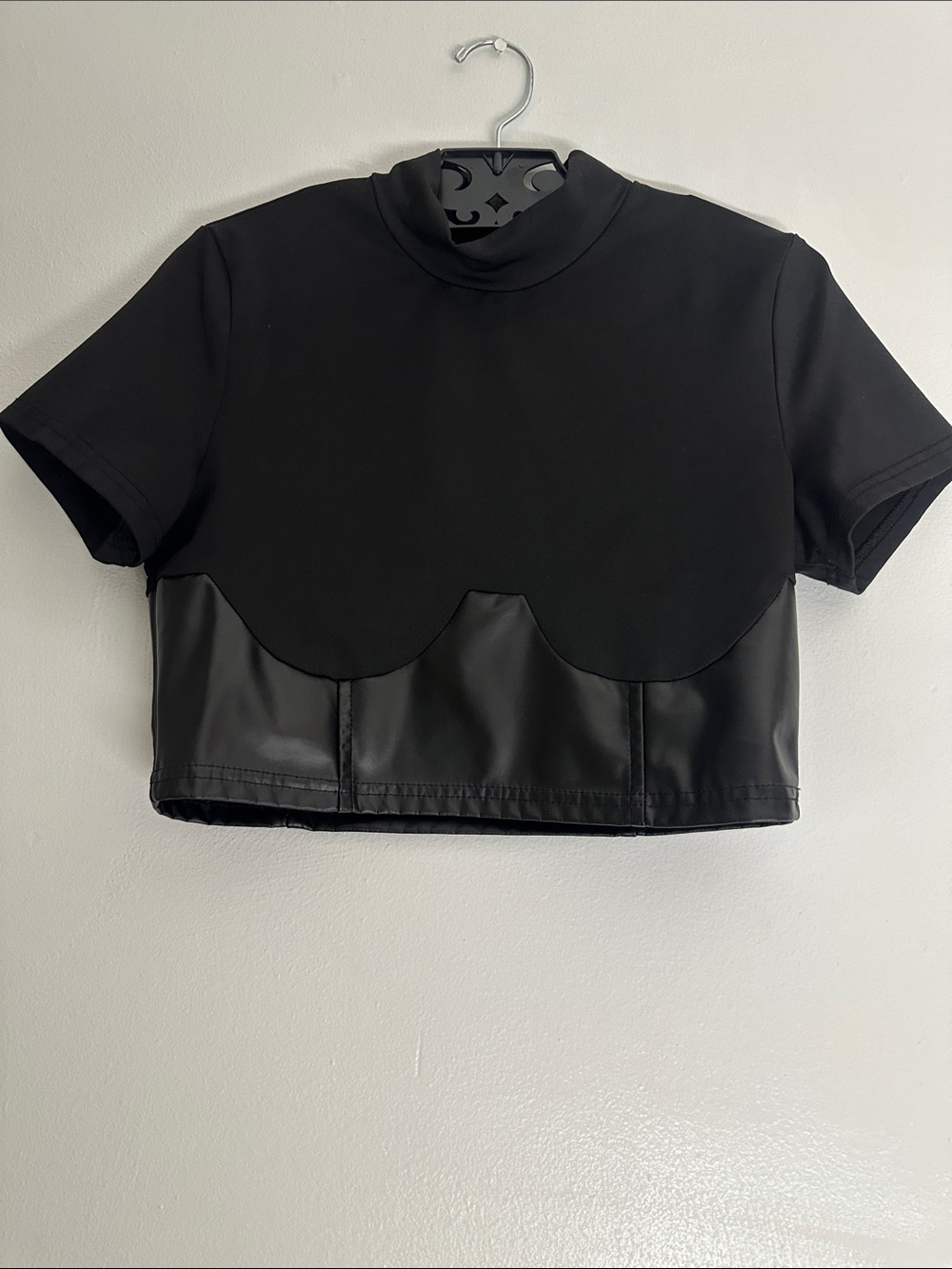 Black crop top Sz S-M